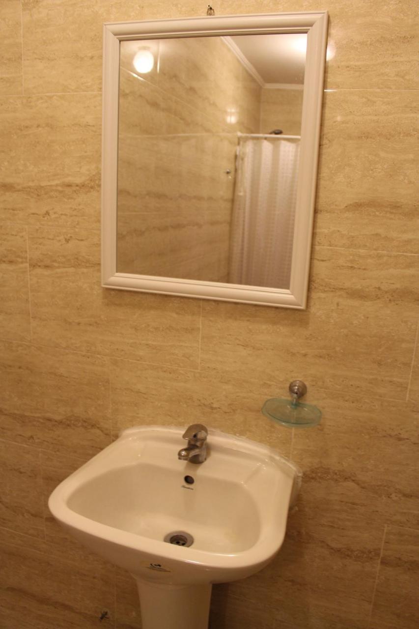 Hostal Lacroix Виня дел Мар Екстериор снимка