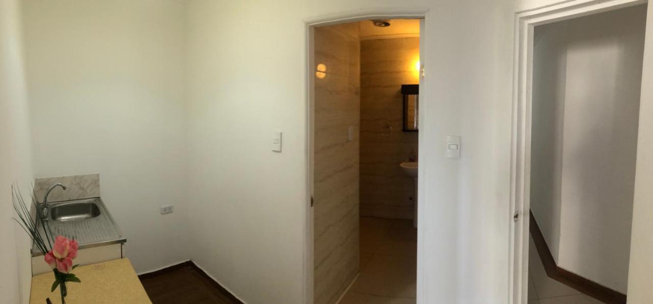 Hostal Lacroix Виня дел Мар Екстериор снимка